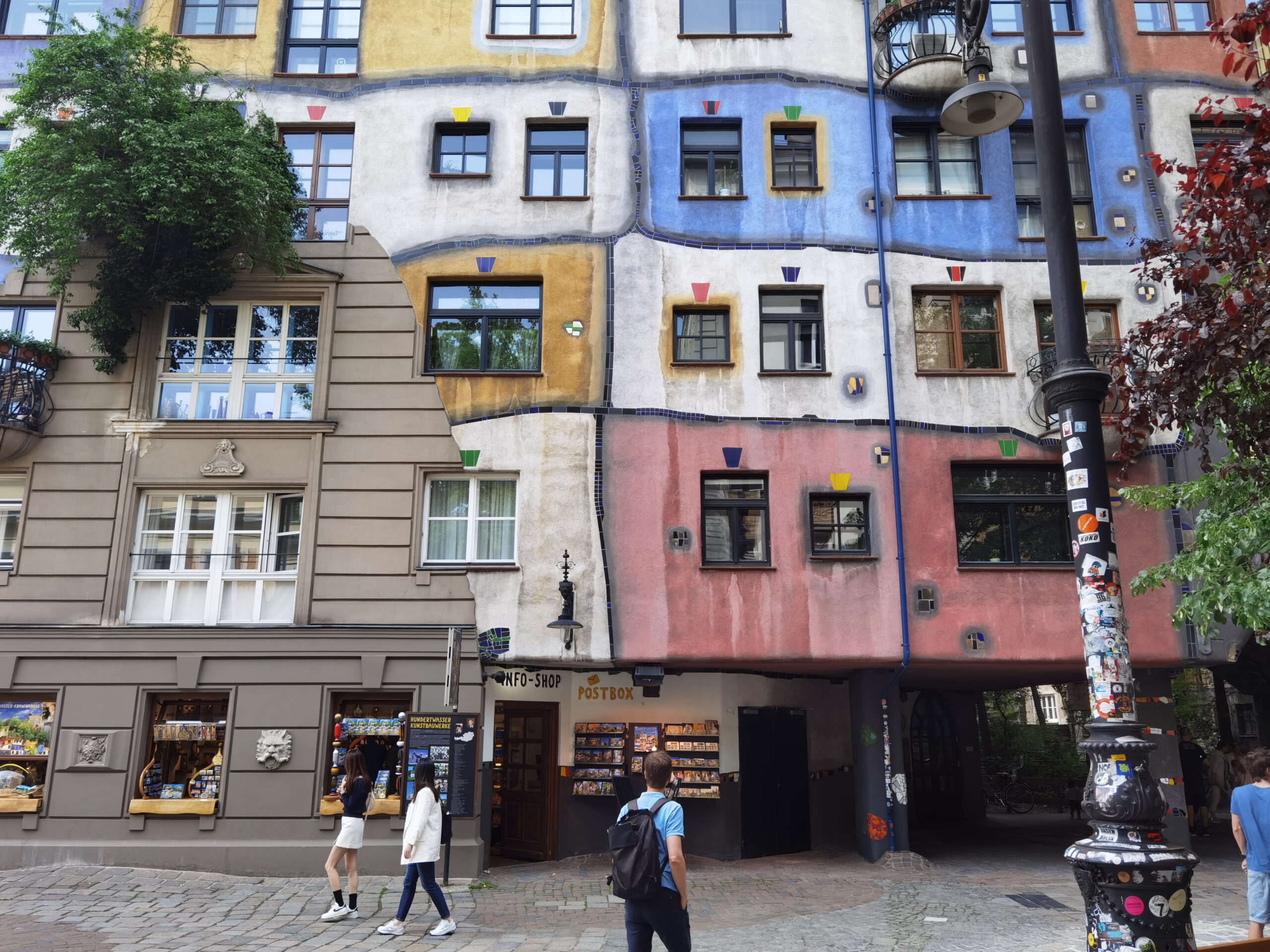 Welche U Bahn fährt zum Hundertwasserhaus Wien?